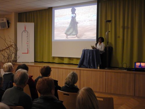 2016_03_08_lesung_fadumo_korn_internationaler_frauentag (2).jpg